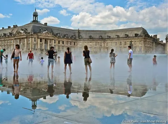 bordeaux_miroir_eau_credit_jean-michel_destang