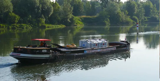 Barge sur la Garonne